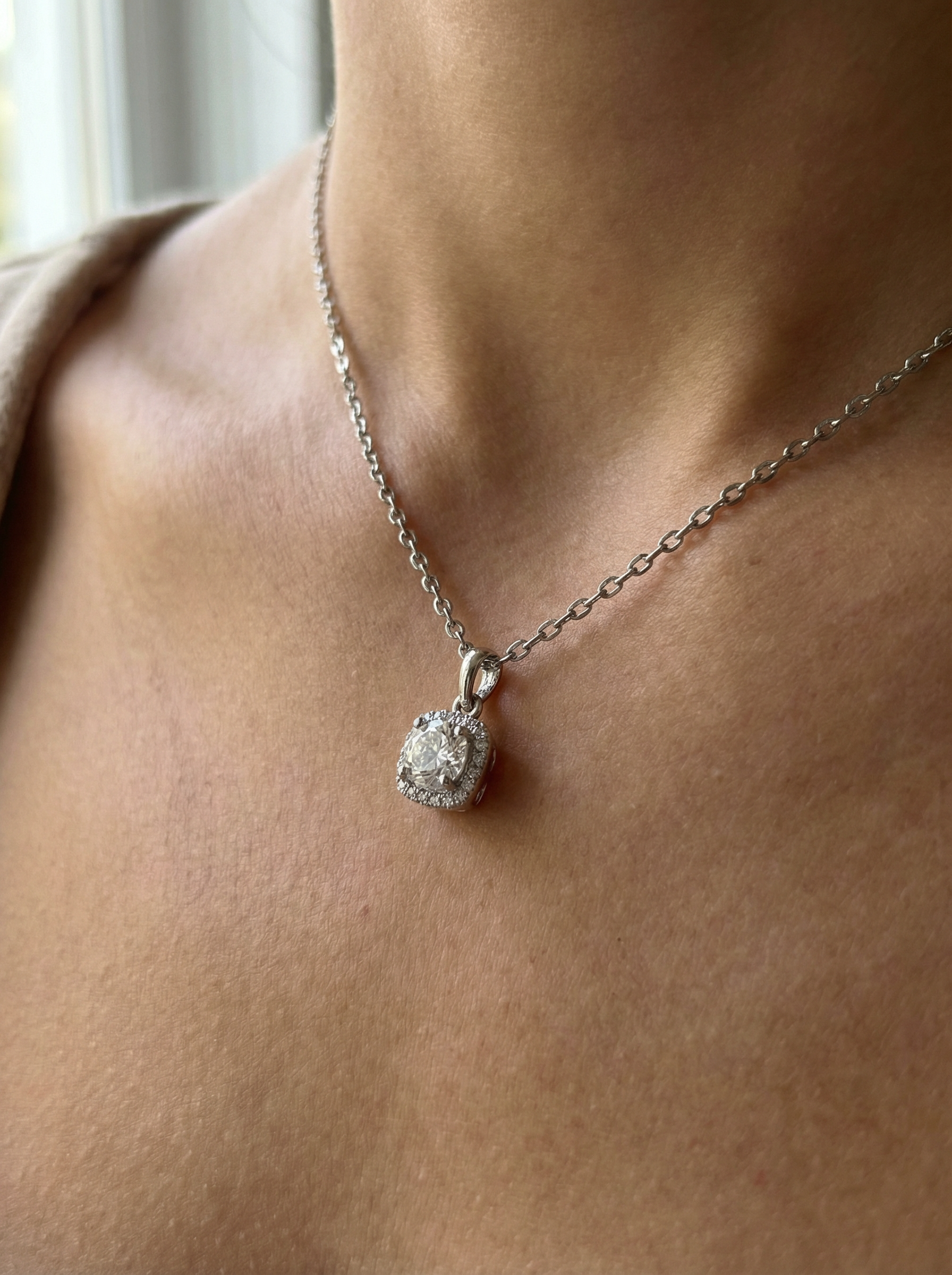 Halo Glow Necklace