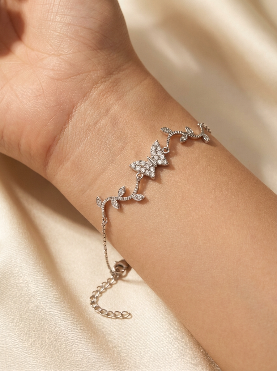 The Diamond Bar Bracelet