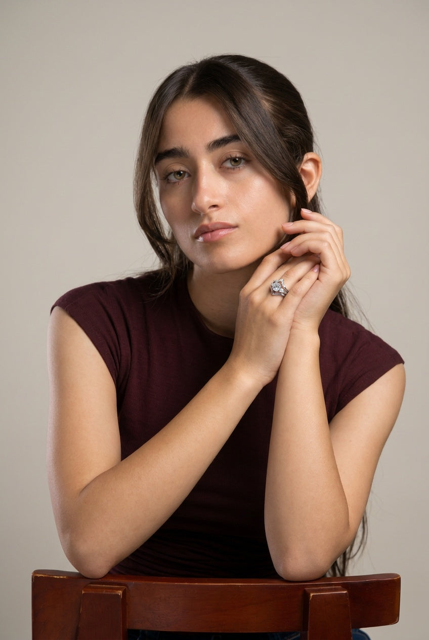 round-crystal-silver-ring_02_Model-Wide