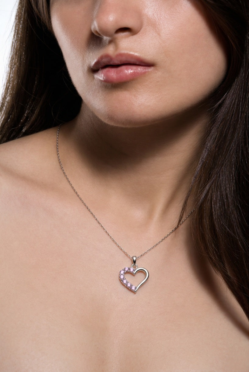 sparkling-pink-heart-necklace_02_Model-Wide