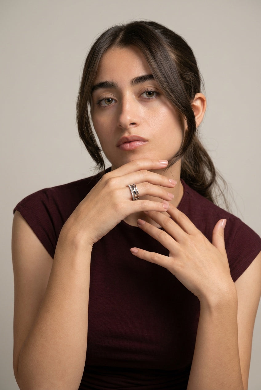 the-layered-sparkle-ring_02_Model-Wide